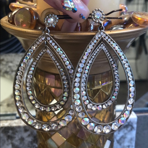 Gorgeous rhinestone earrings - Picture 2 of 3